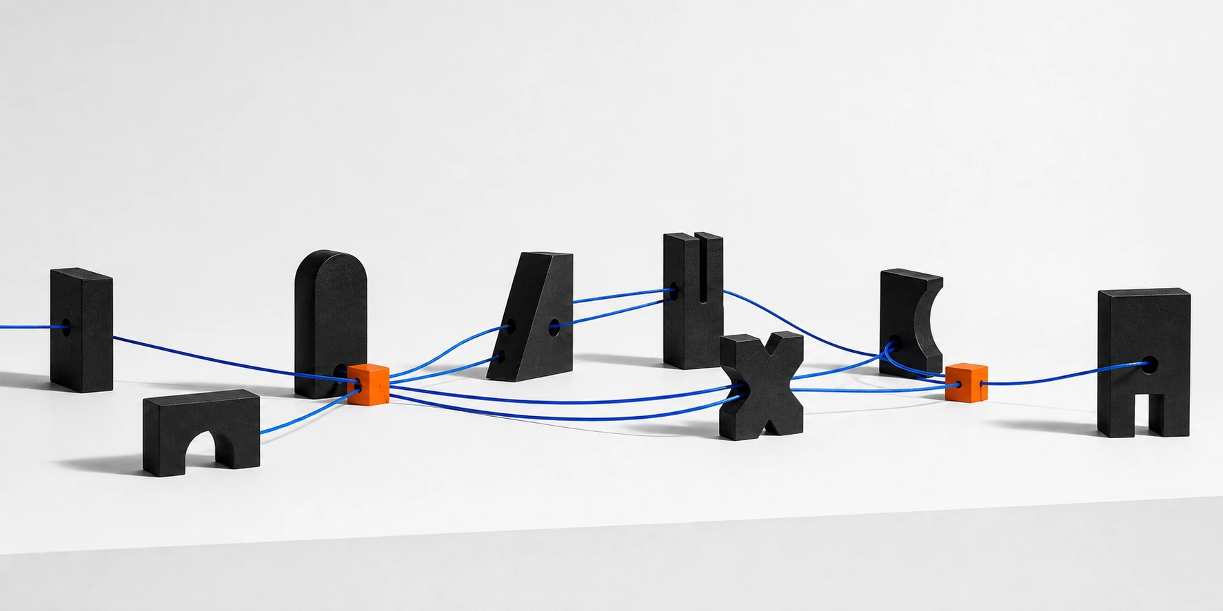 Installation abstraite évoquant la collaboration et la parallélisation entre agents